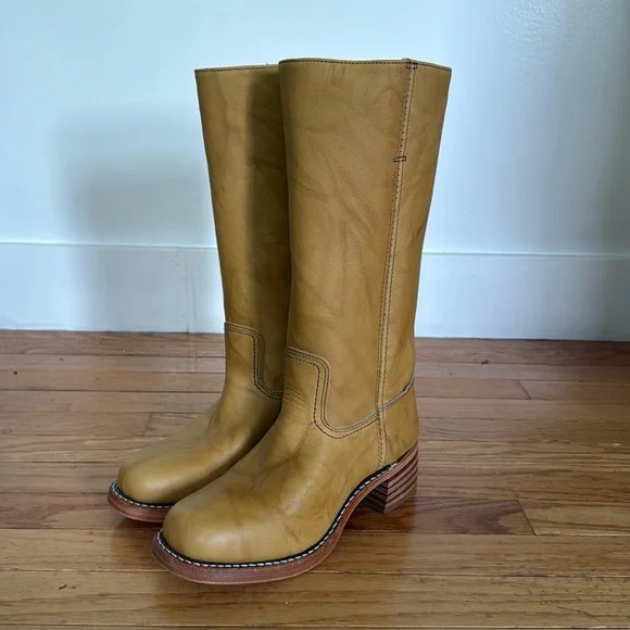 Frye Campus Boots Banana - Picture 1 of 7